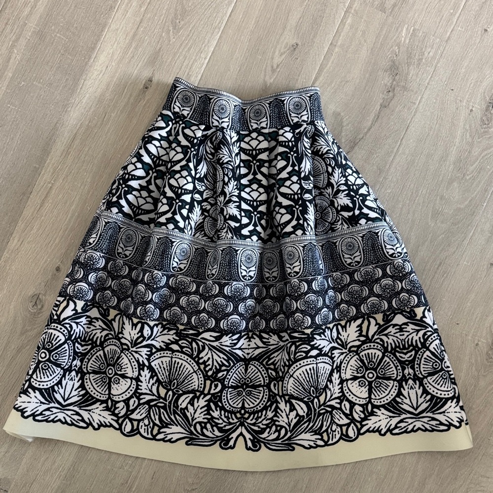 Maje Elegant Black and White Patterned Midi Skirt